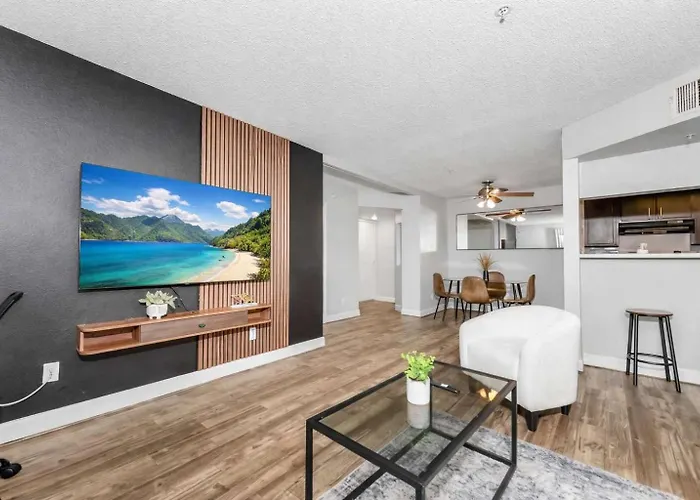 Modern 2br Escape Sleeps 7 Pools Gym & Fire Pit Apartment Tempe
